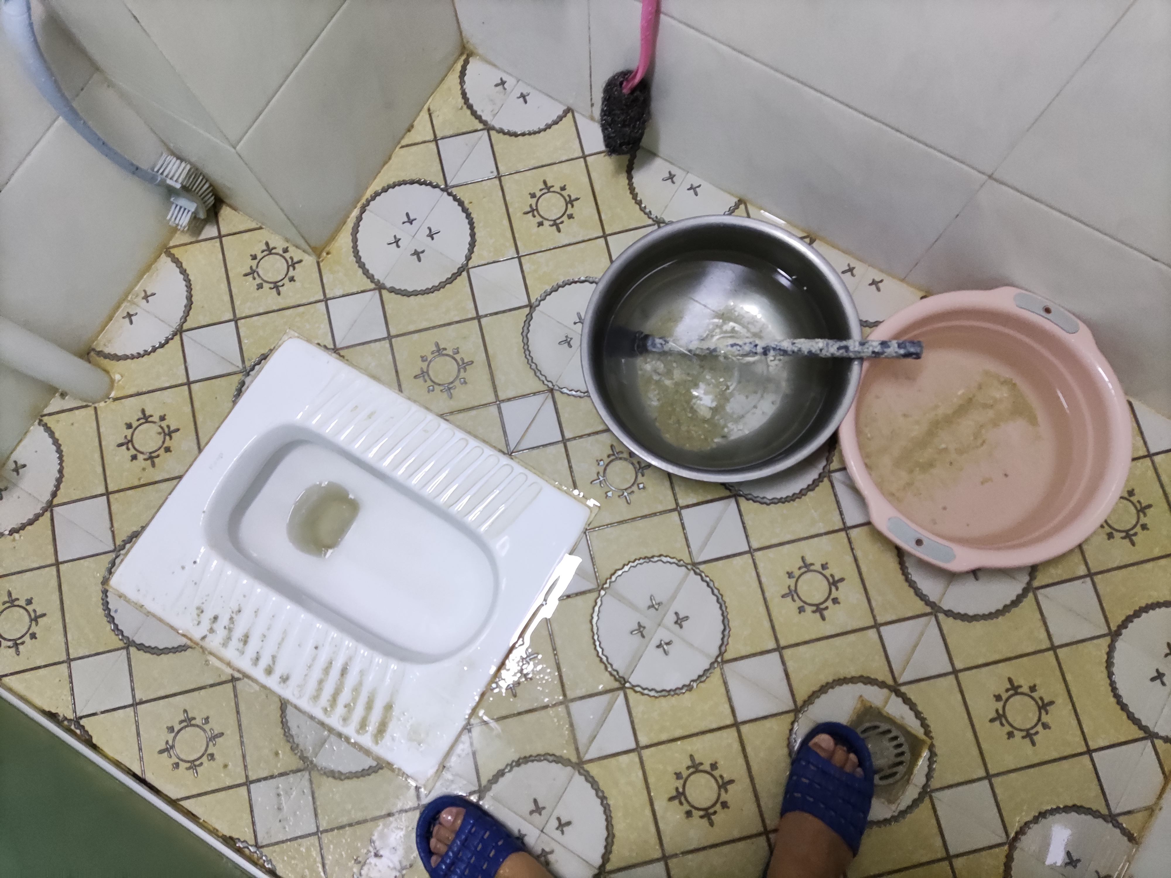 清洗电热水器的套筒多大,自己动手清洗电热水器内胆