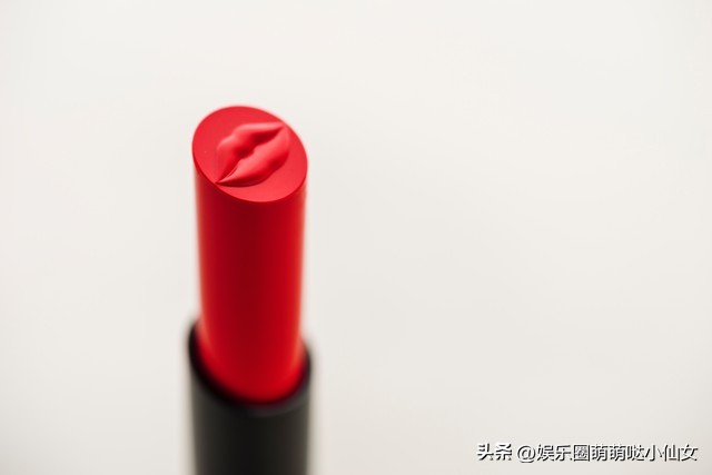 你以后不要送你表嫂口红了，打扮太好看被人“骗”走怎么办