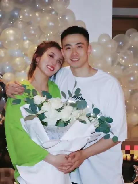 赵继伟郭艾伦情谊,赵继伟郭艾伦甜蜜时刻