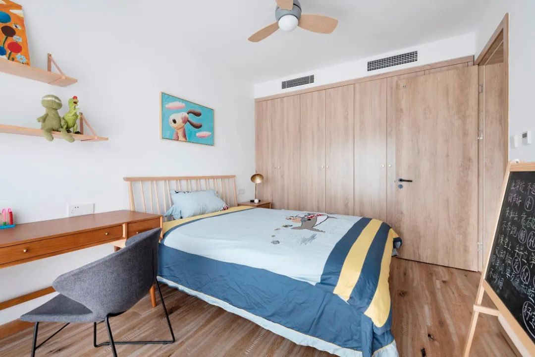 小户型书桌设计,小户型的书桌怎么设计