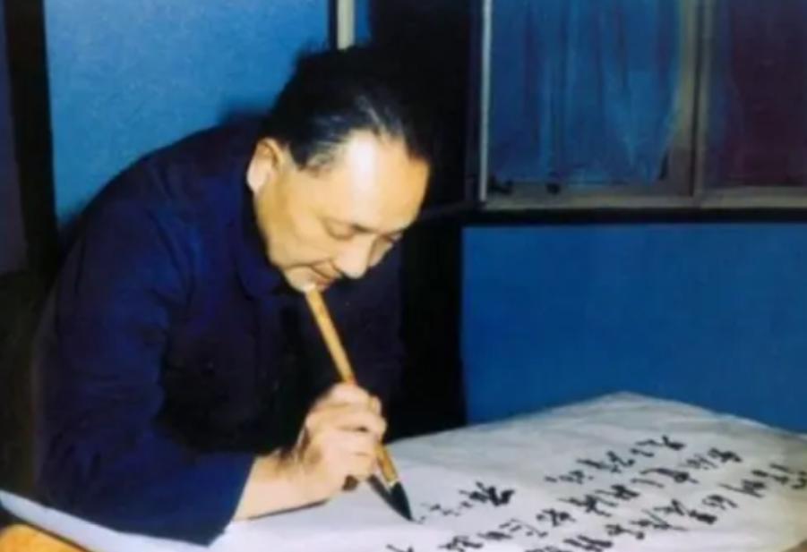 1984年，香港回归谈判陷入僵局，*小平邓**先发制人：不介意使用*力武**