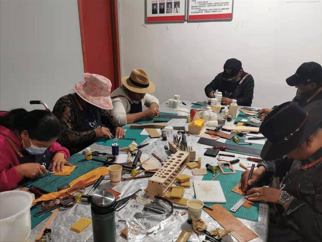 湖北创业女神：大学成立工作室，捧回全国大奖，如今日入过万