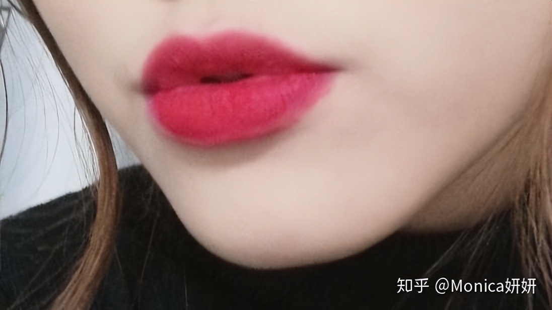 这些口红色号我真的服了！滋润的质地而且颜色超好看，很戳我！