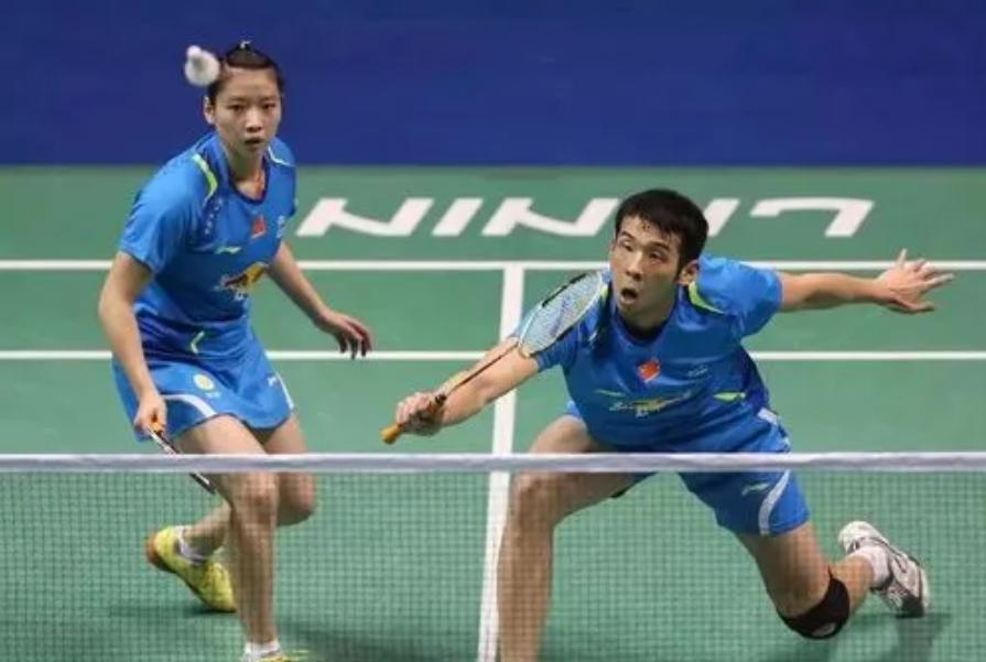 羽毛球混双球路战术思路男子,羽毛球混双技巧及战术