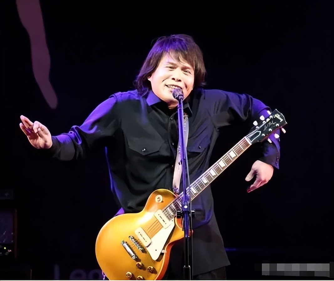 伍佰神级演唱会大合集,伍佰为什么被称为摇滚皇帝