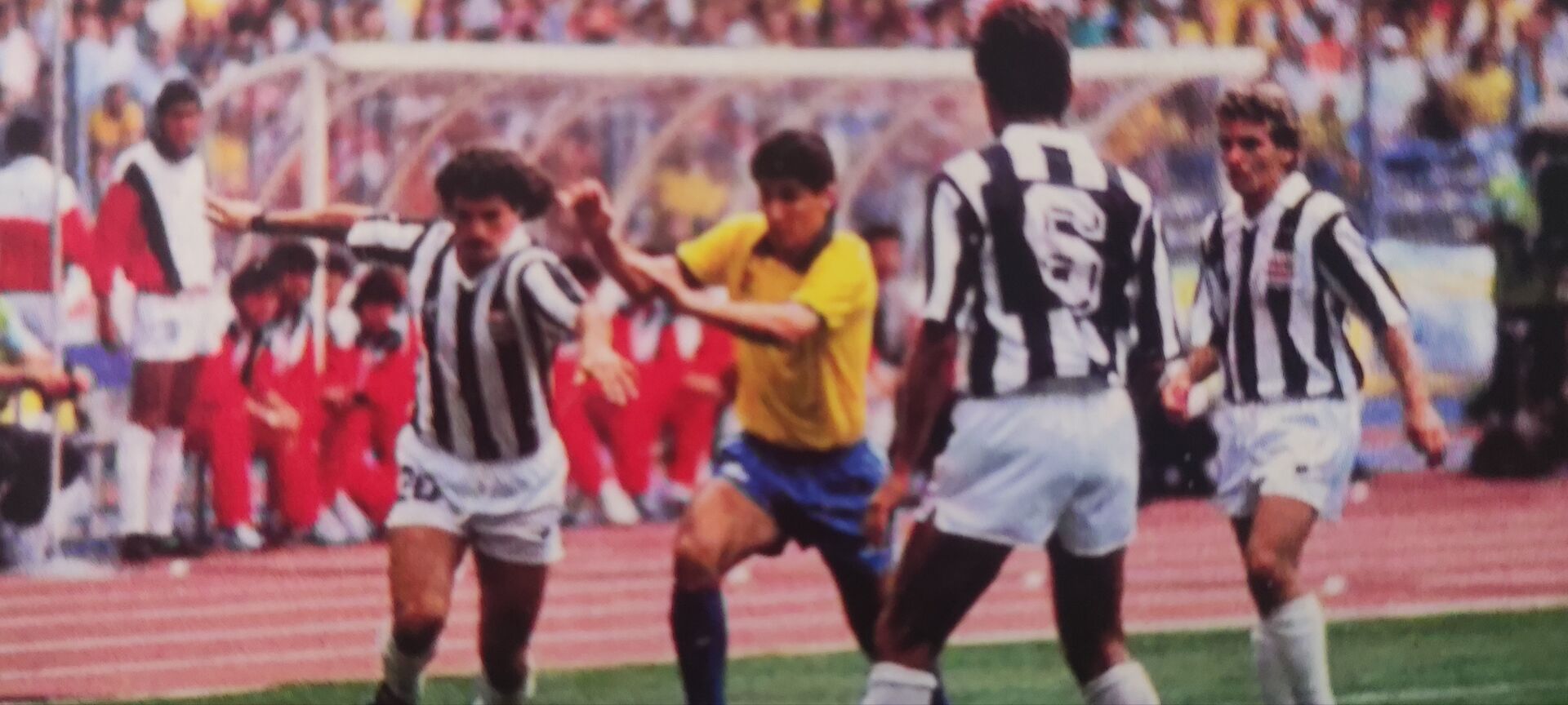 巴西今年世界杯球服,巴西为什么忌讳黄色