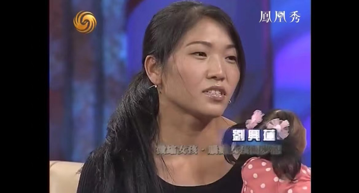 袖珍人梁小小刚刚出生的样子,袖珍女孩梁小小现在长大的样子