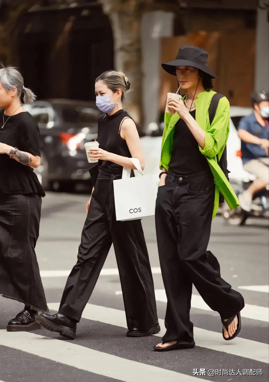 男士黑裤子搭配啥鞋子好看,男生穿黑色鞋搭配什么裤子好看