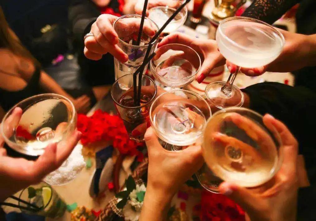 所有的头孢类药物都不能喝酒吗,头孢药停了三天可以喝酒吗