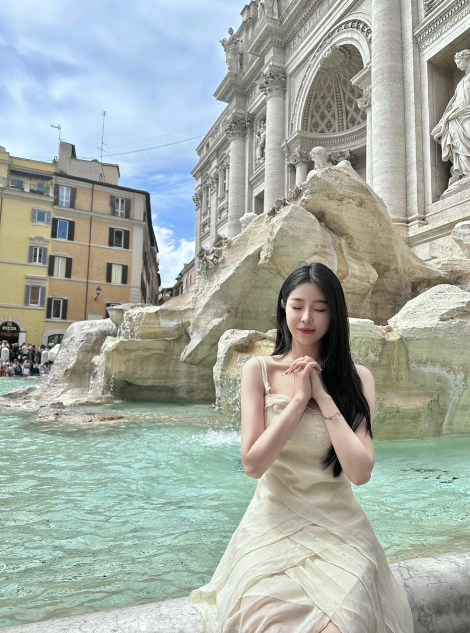 罗马勒沃库森球迷,罗马球迷欢呼