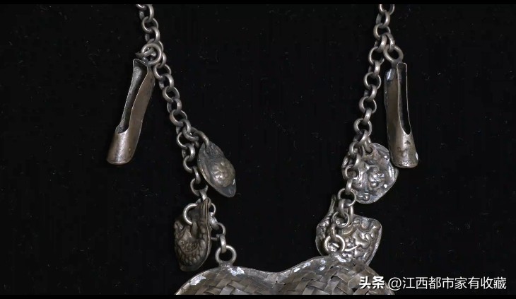 出嫁女儿长命锁,嫁女儿陪嫁首饰盒