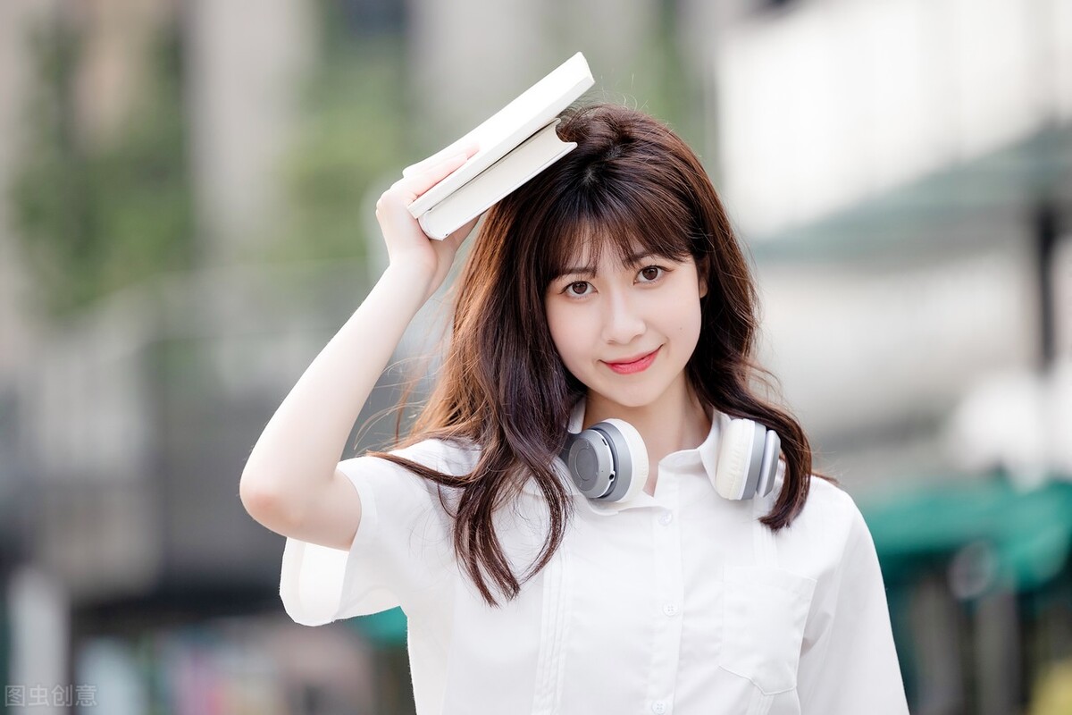 九月下旬，风生水起，扶摇直上，生意兴隆、财源广进