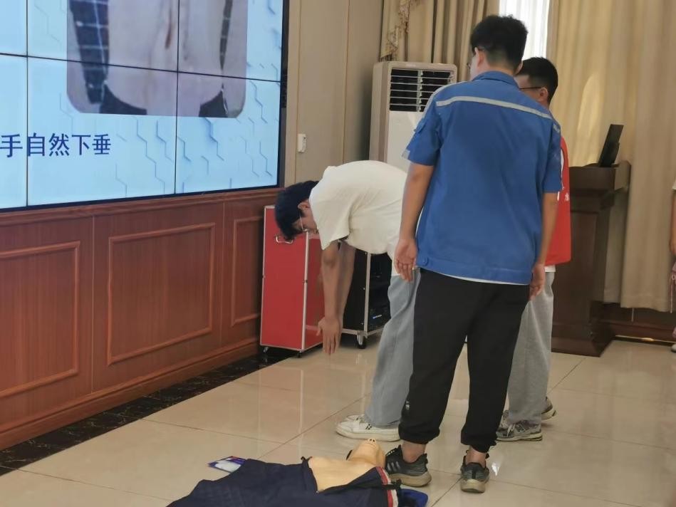 龙脊康脊柱专科广州店,龙脊康专注脊柱健康