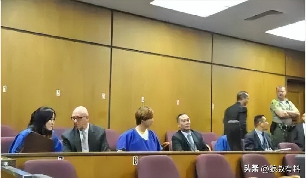 她拿烟头烫同学，逼吃头发，法庭上：快点判，我下个月过生日呢