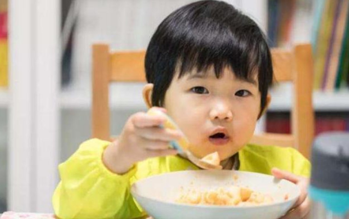 孩子快12岁身高不到1.4米正常吗,孩子早餐这样吃身高可能突破1米8