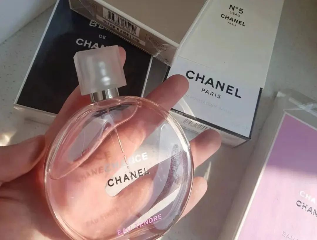 香奈儿香水哪个味道会好闻,香奈儿香水哪个味道比较好闻持久