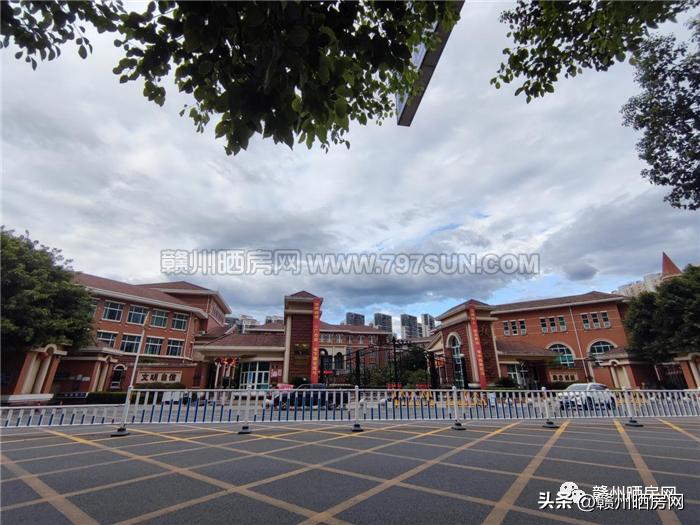 保姆房入户电梯,保姆电梯房