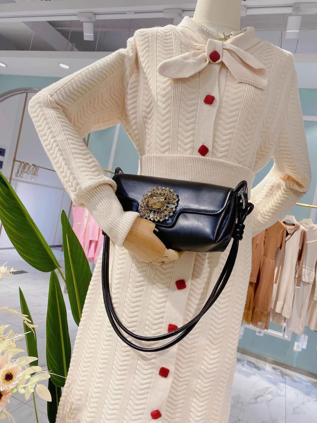 马尔飞丝品牌女装直播,马尔飞丝羊绒连衣裙折扣