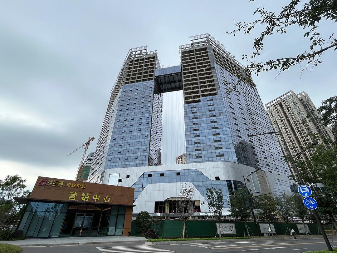 历经14年！南京地标商业终于动了，不过部分仍在烂尾…