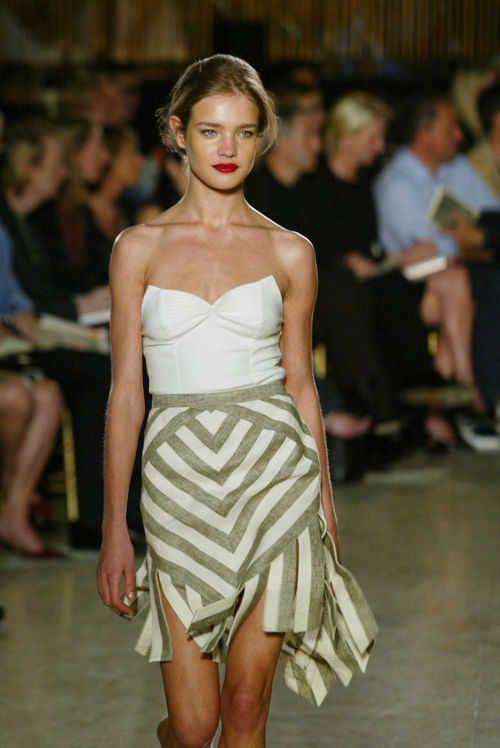 天降壕姐！LV太子妃通过测DNA找到失散多年亲妹，带她巴黎豪华游