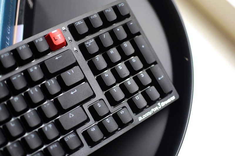 血手幽灵t98和rog游侠rx,血手幽灵t98支持热插拔吗