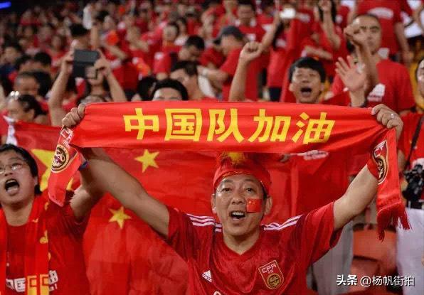 卡塔尔世界杯足球美女图片,卡塔尔多哈街拍美女