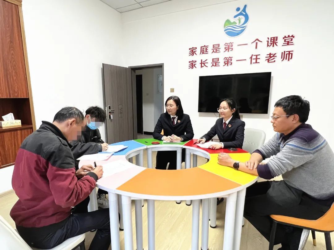 保护孩子是社会的责任,保护好孩子和家人是责任