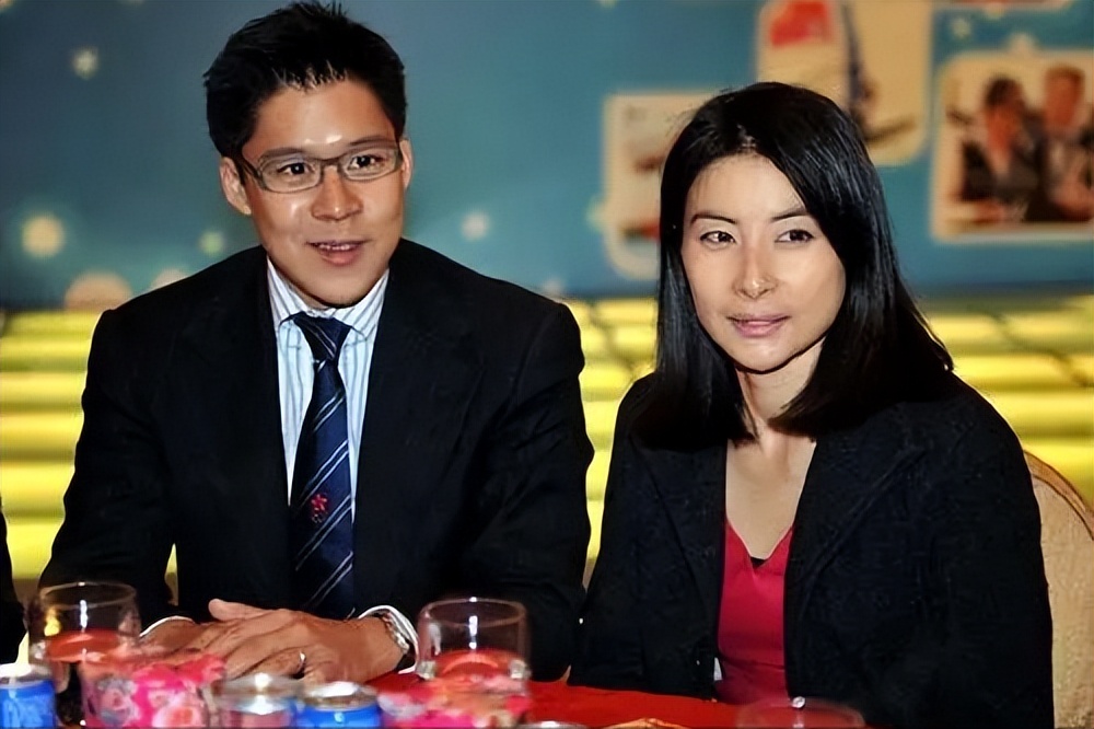 郭晶晶霍启刚最新消息出席晚宴,郭晶晶受伤霍启刚反应