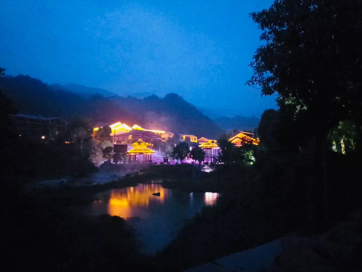 江西铜鼓天柱峰汤里一日游,铜鼓天柱峰和汤里温泉二日游