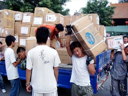 甄子丹和吴京战狼片段,吴京被打断棍子花絮