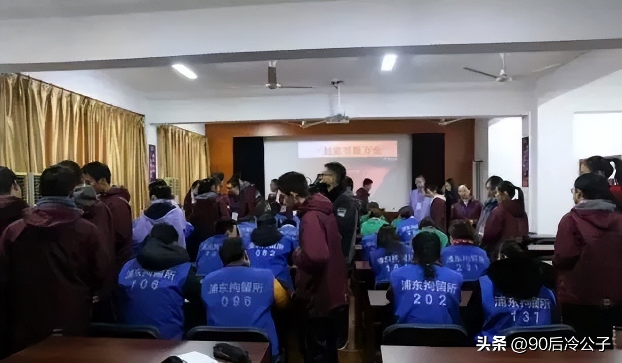 贪污判死刑死缓终身监禁的区别,到底是死刑残忍还是终身监禁残忍