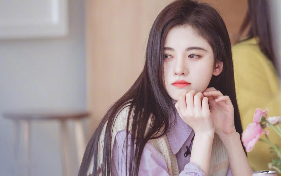 青少年应该如何正确看待偶像崇拜,应该制止学生的偶像崇拜行为吗