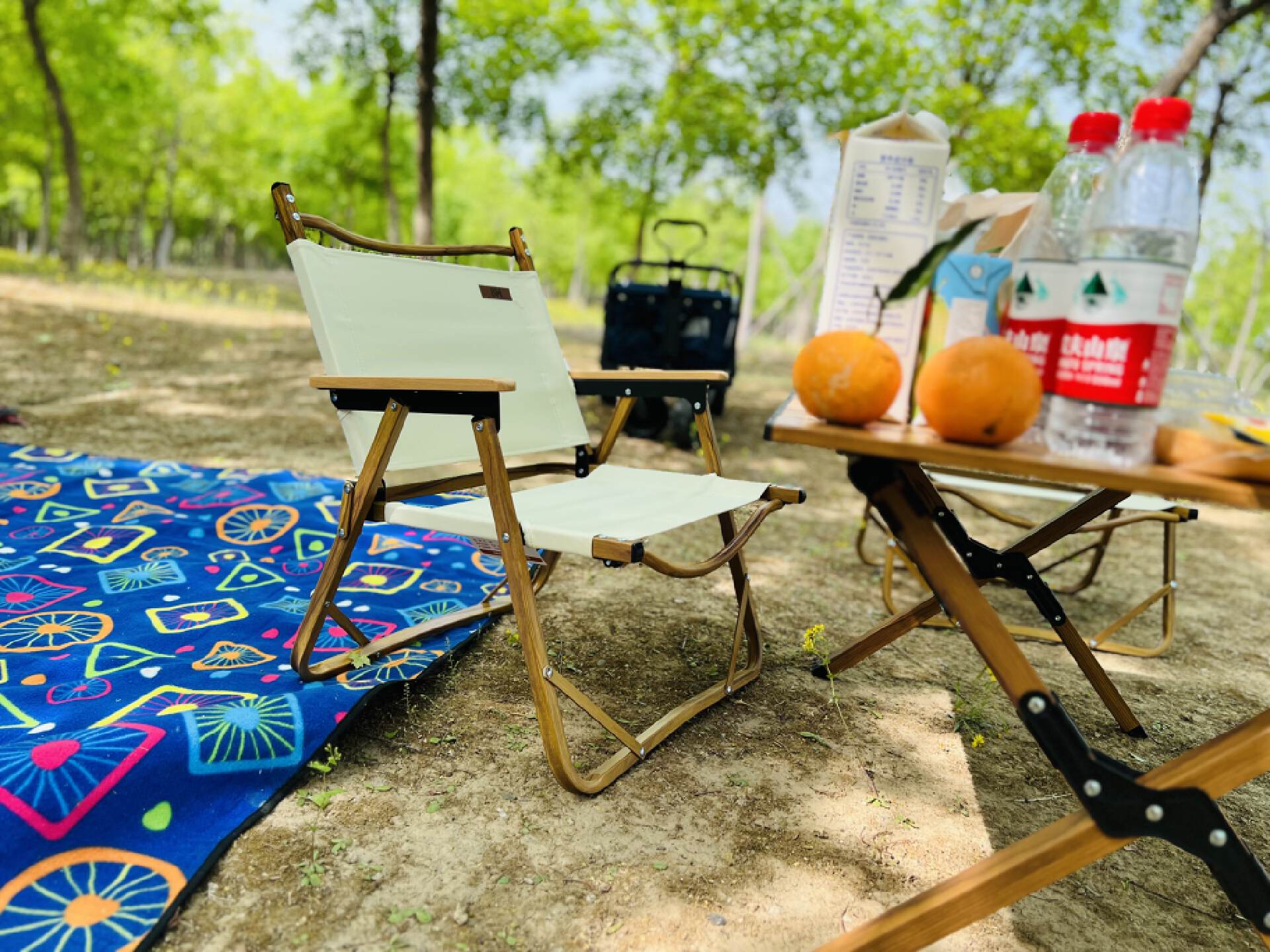 露营装备之桌椅怎么选？亲测蛋卷桌和克米特椅实用轻便好收纳