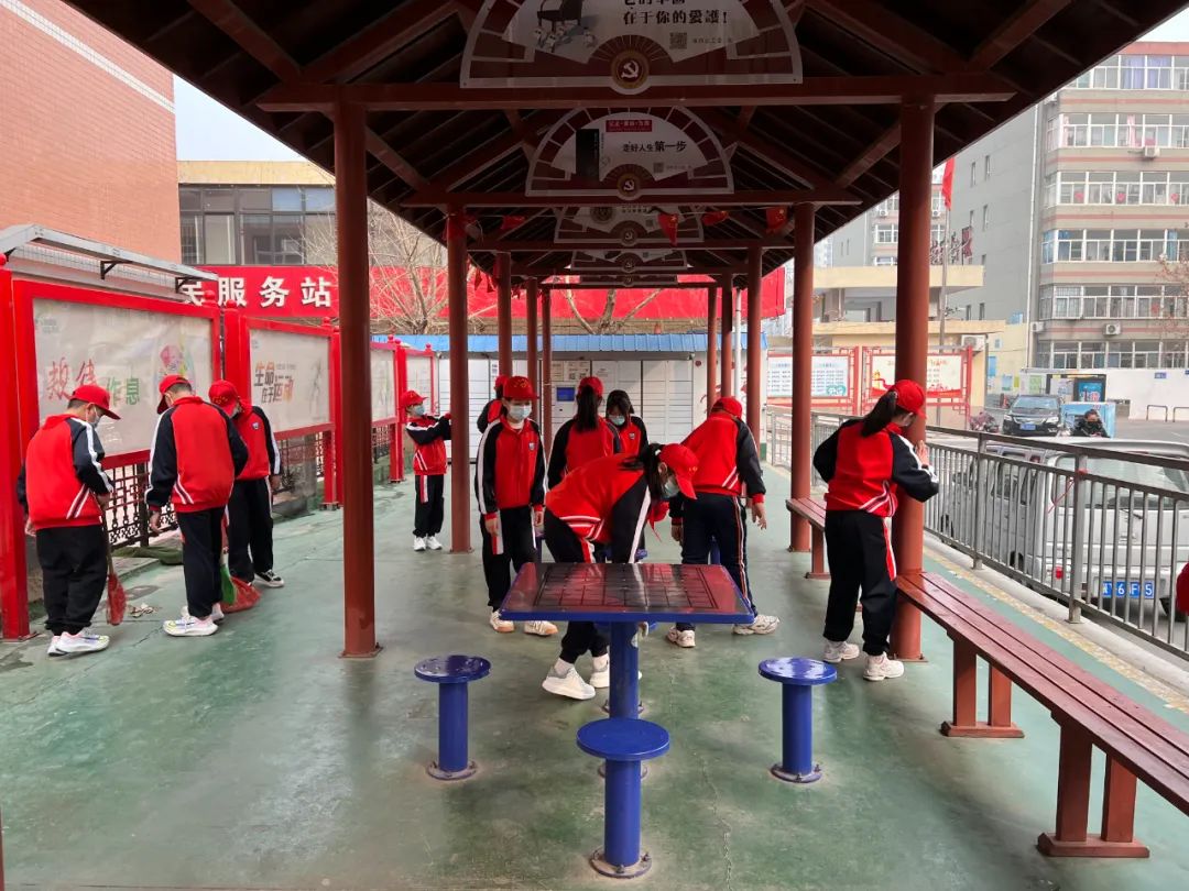 学雷锋，邢台市教育系统在行动