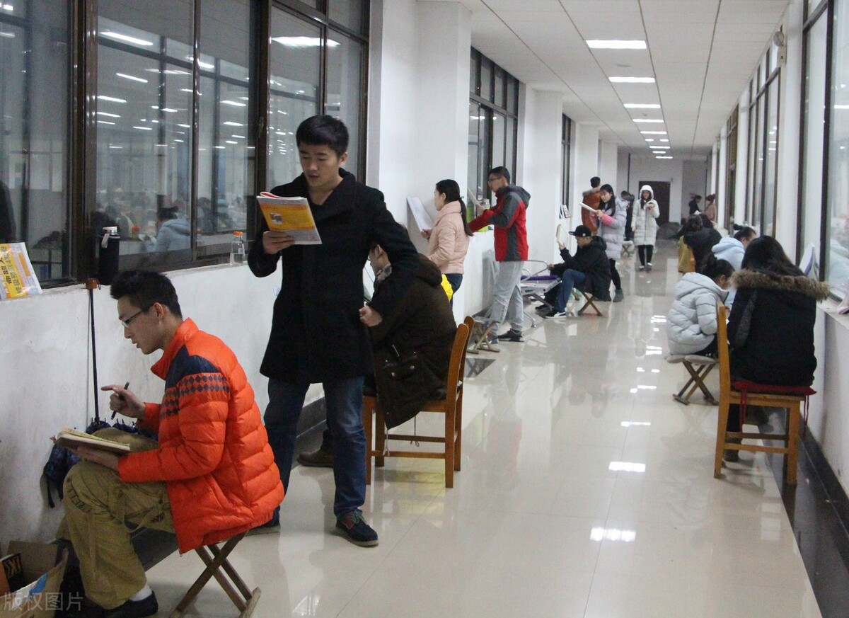 看着同学们都已稳定,因考研错过校招的我,若考研失意该怎么办?