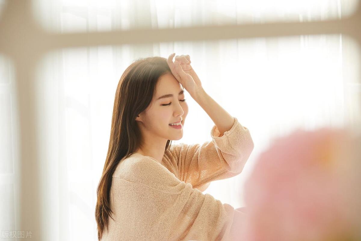 烫完头多久可以染发不伤头发,烫发和染发哪种伤头发