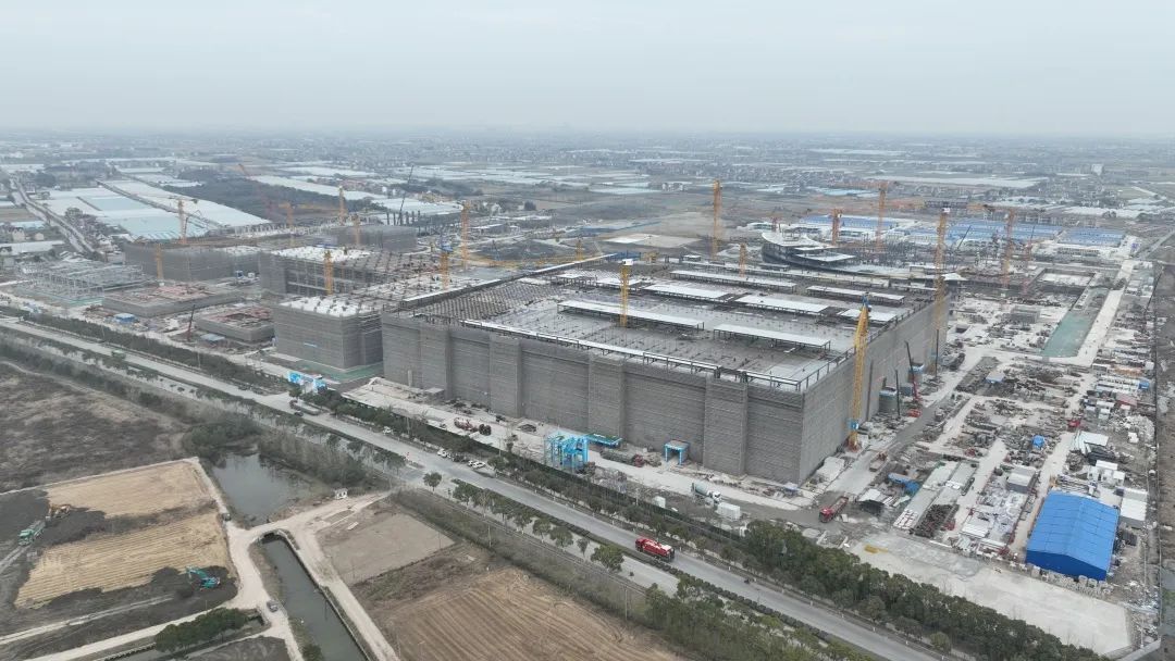 拿钱就能砸出芯片?中国男足笑而不语