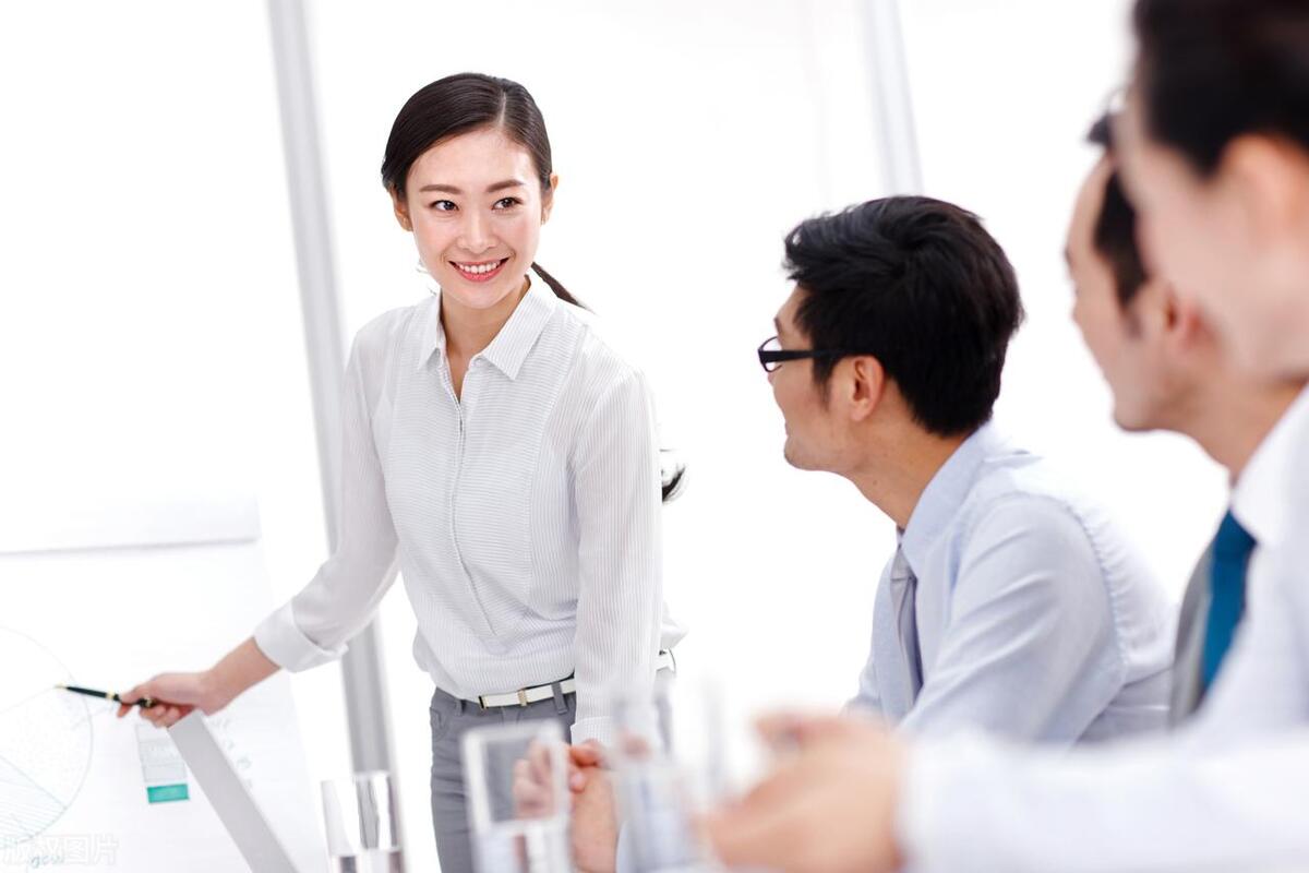 你努力认真工作领导却不认可你,你很努力但是领导并不认可