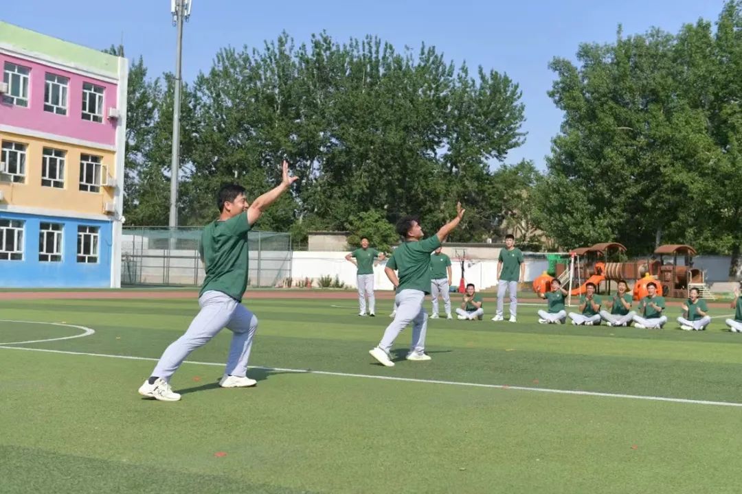 对刘畊宏的描写,刘畊宏很拽的角色