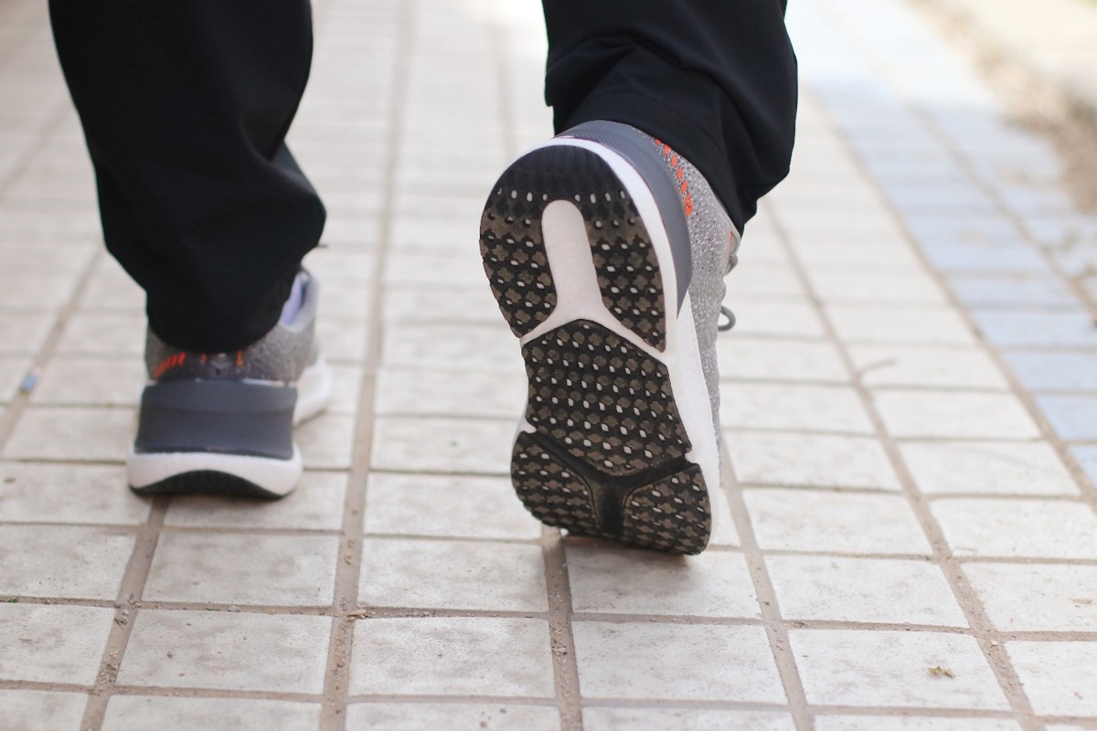 百元左右性价比高运动鞋,百元价位的运动鞋