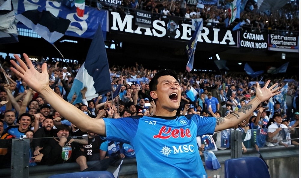 曼城后卫欲离队寻求主力机会,曼城签下热刺后卫沃克