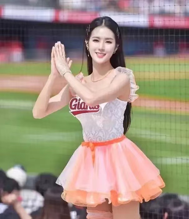 世界杯啦啦队惊艳全场,世界杯啦啦队都是用什么来助阵的