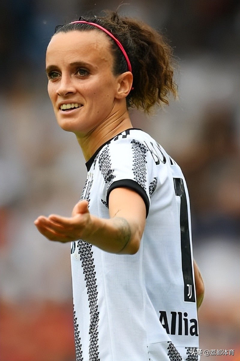 最美足球女运动员,世界十大美女足球运动员