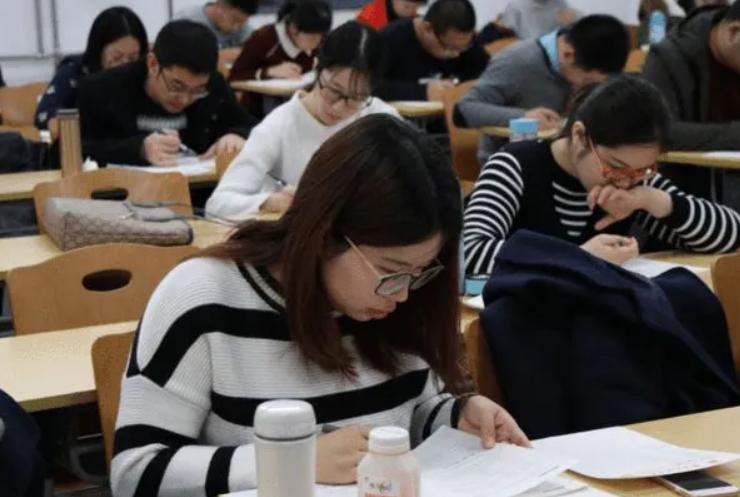 公务员待遇最好的十个岗位河北,这5个铁饭碗专业很适合考公务员