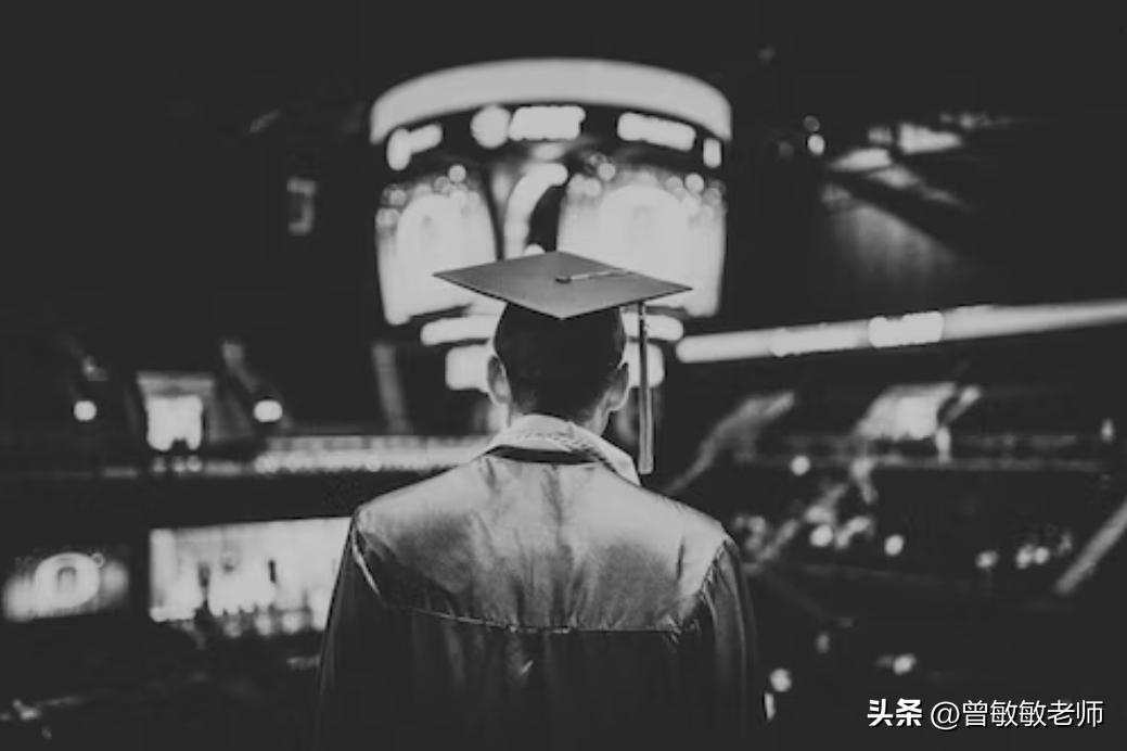 读4年大学能挣多少钱,读四年大学自己赚学费