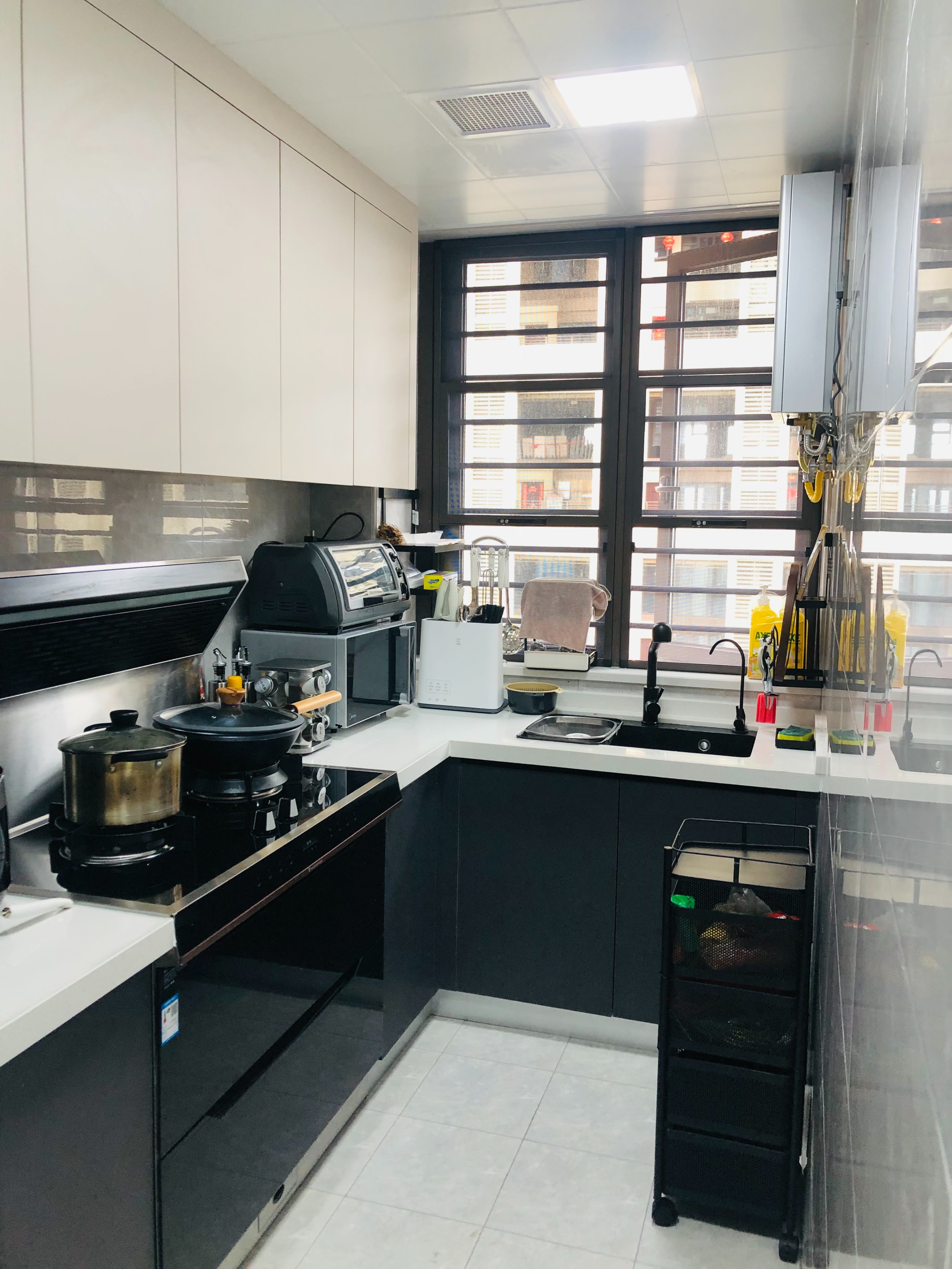 家装设计效果图客餐厅现代轻奢,现代极简装修风格客餐厅效果图