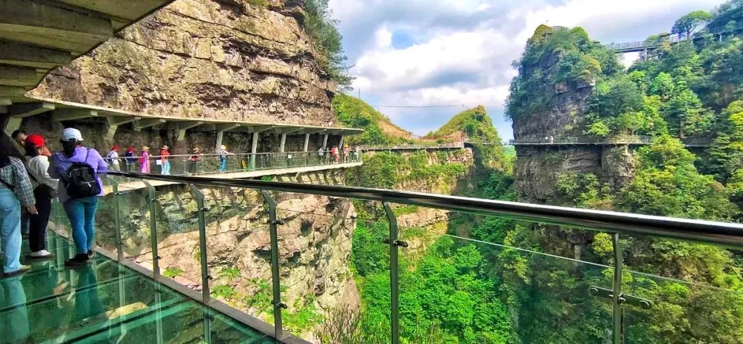 广西旅游攻略天洞,广西旅游攻略大明山