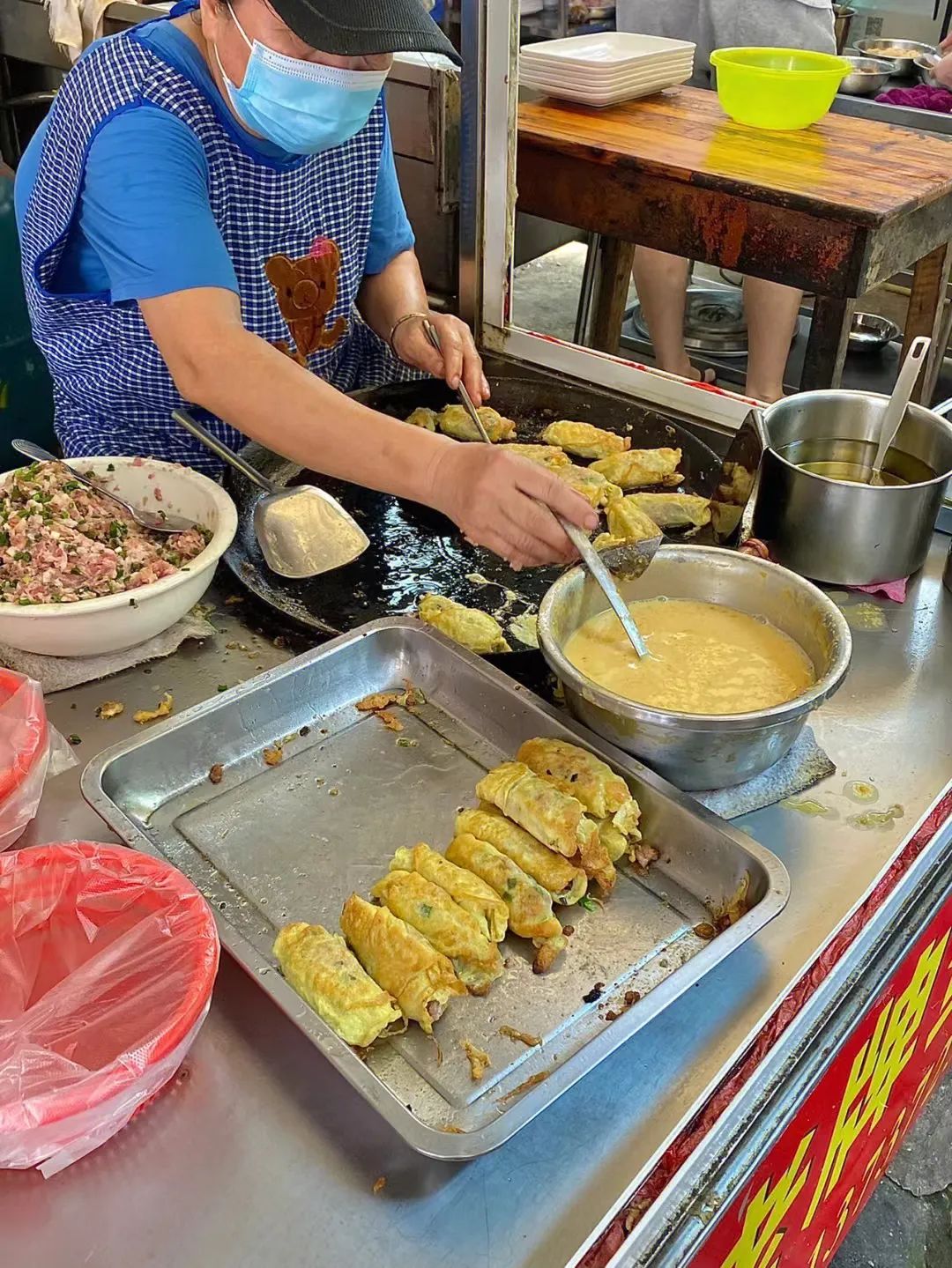 在柳州吃一碗螺蛳粉大概多少钱,柳州螺蛳粉五块钱一碗汤粉