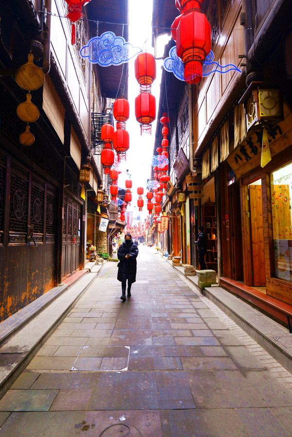 问道龙虎山，观“天下三绝”，“道教第一山”碧水丹霞入画来