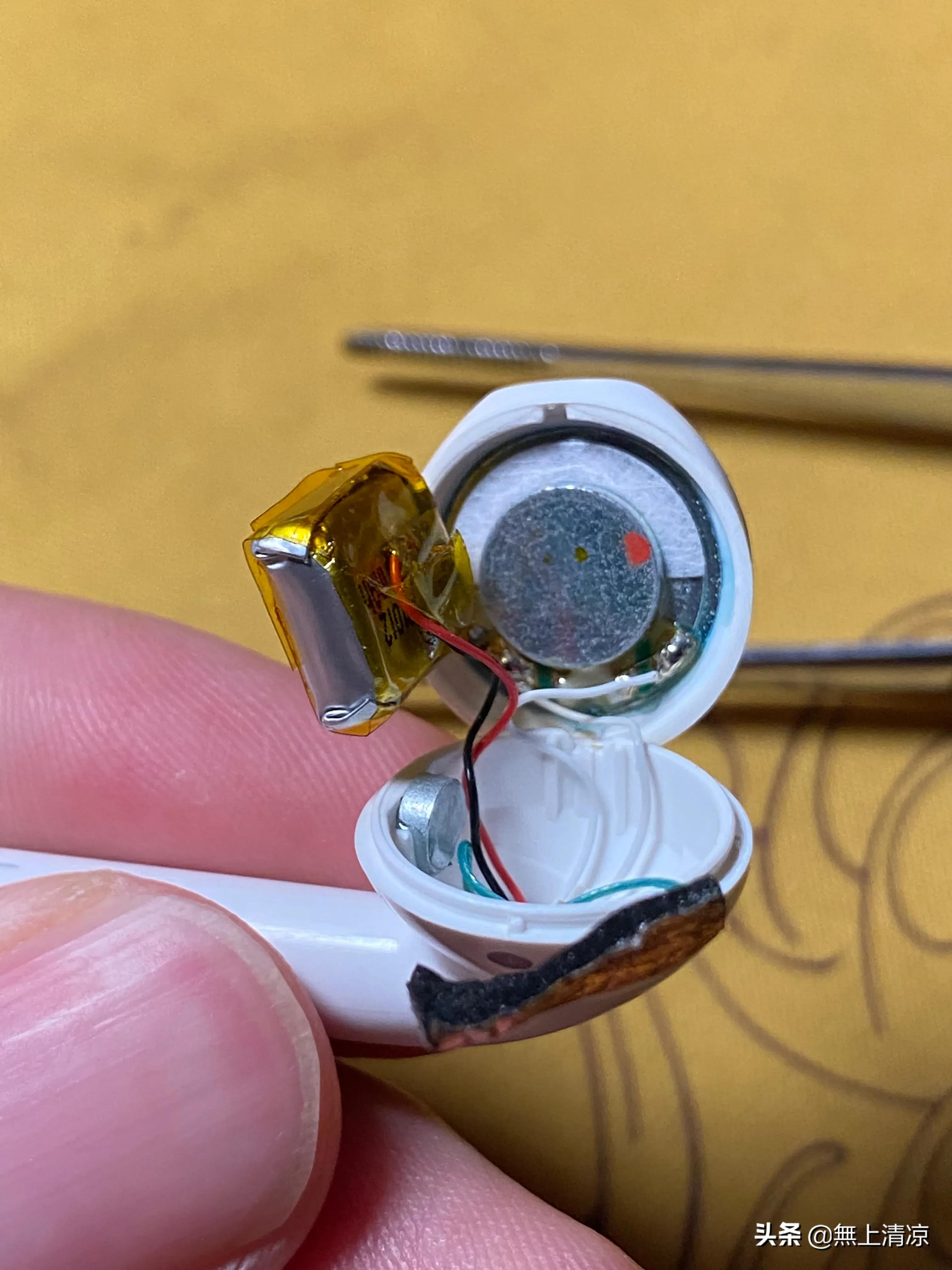 华强北洛达1562a耳机会闪灯怎么关,华强北耳机洛达1562a没有声音